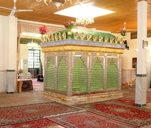 بقعۀ آقا سیدعباس و آقا سید اسماعیل در ساغری سازان بقعۀ آقا سیدعباس و سید اسماعیل رشت