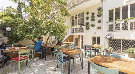 کافه حیاط 65 کافه حیاط 65 تهران