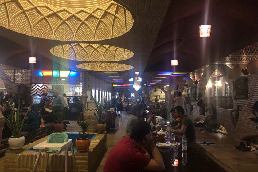 رستوران داریوش بندرعباس 
