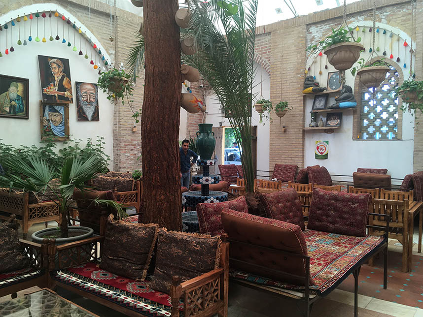 سفره خانه مشتاقیه کرمان