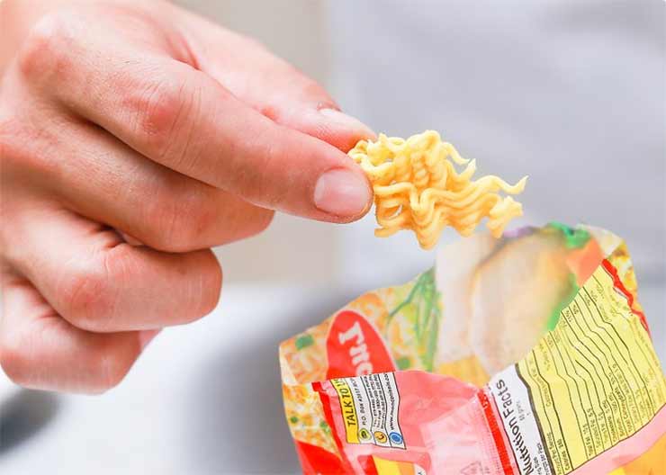چگونه در اتاق هتل غذا درست کنیم