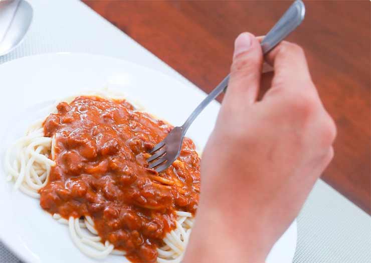 چگونه در اتاق هتل غذا درست کنیم
