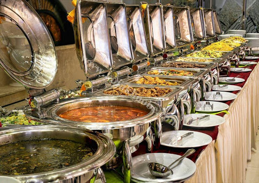 آداب غذا خوردن در بوفه های آزاد رستوران