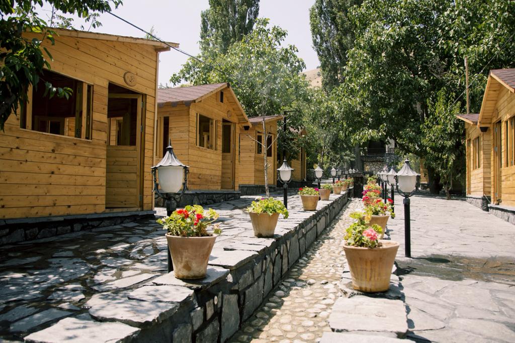 باغ رستوران شاخه نبات فشم