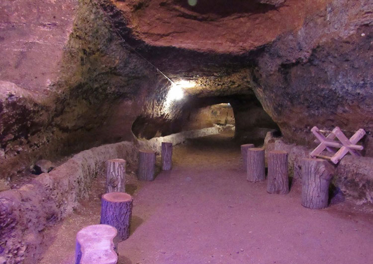 دستکندهای روستای موغان