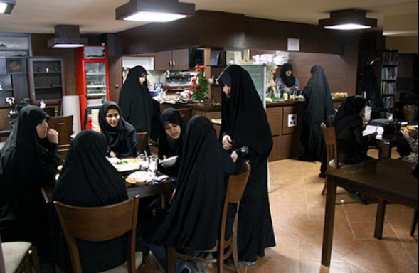 کافه مخصوص بانوان در تهران