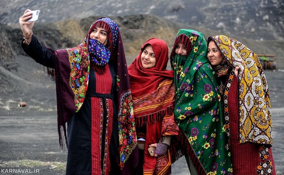 پوشاک زنان ترکمنی 