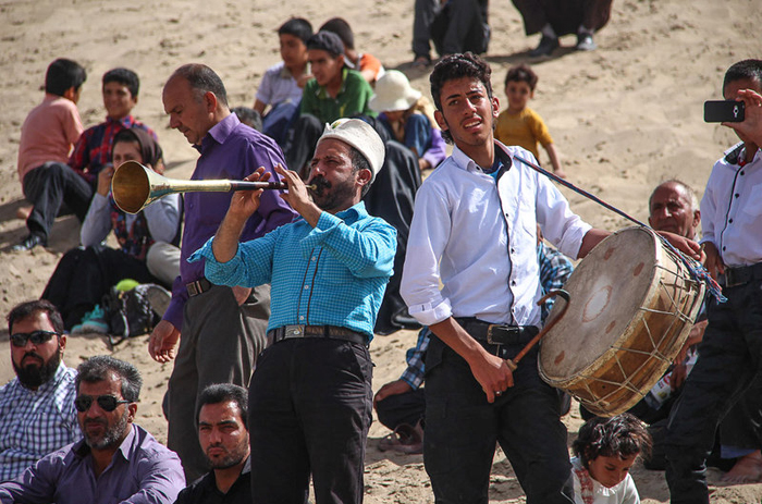شترسواری کویر ورزنه