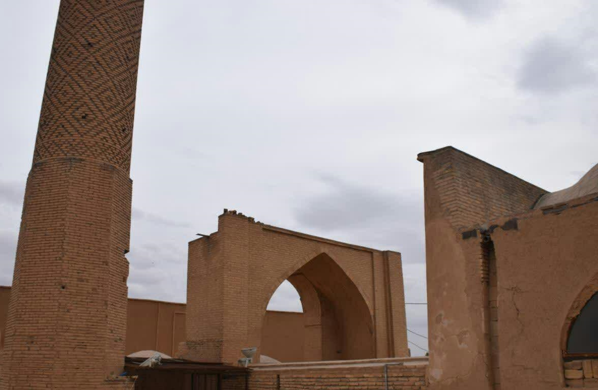 مسجد و مناره سین