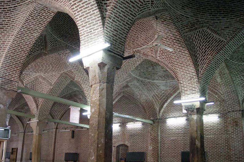 مسجد جامع سرخ مهاباد 