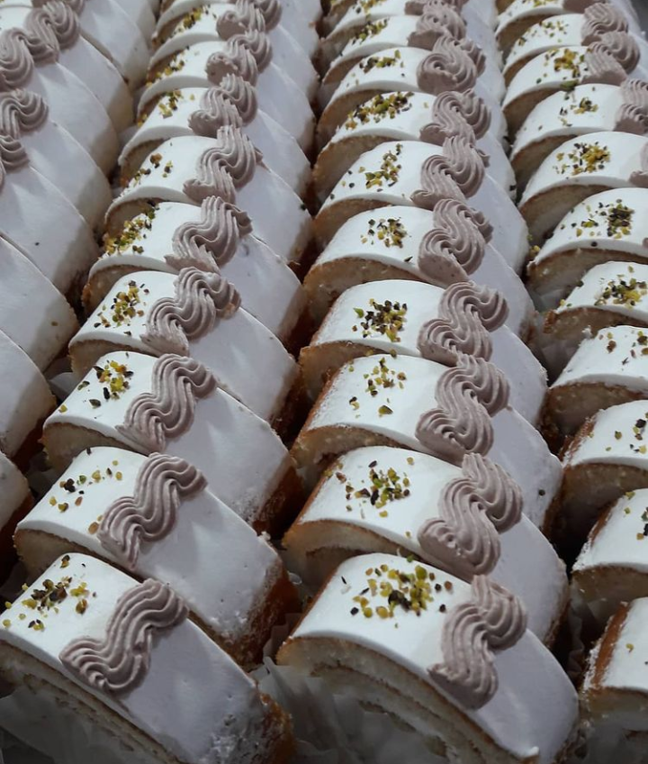تولیدی شیرینی شب شیرین