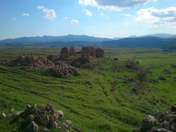 محوطه تاریخی جولیان آبدانان