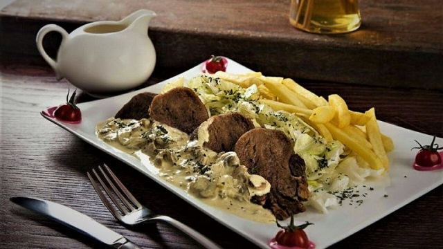 خوراک زبان گاو به سبک رستورانی