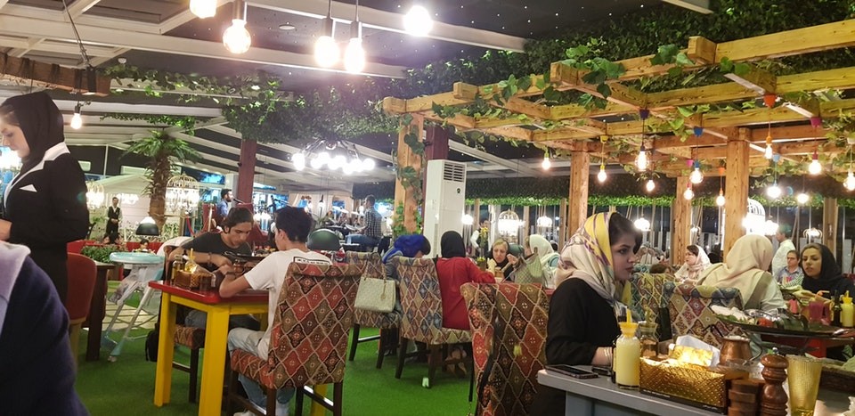رستوران شکم الملوک رشت 