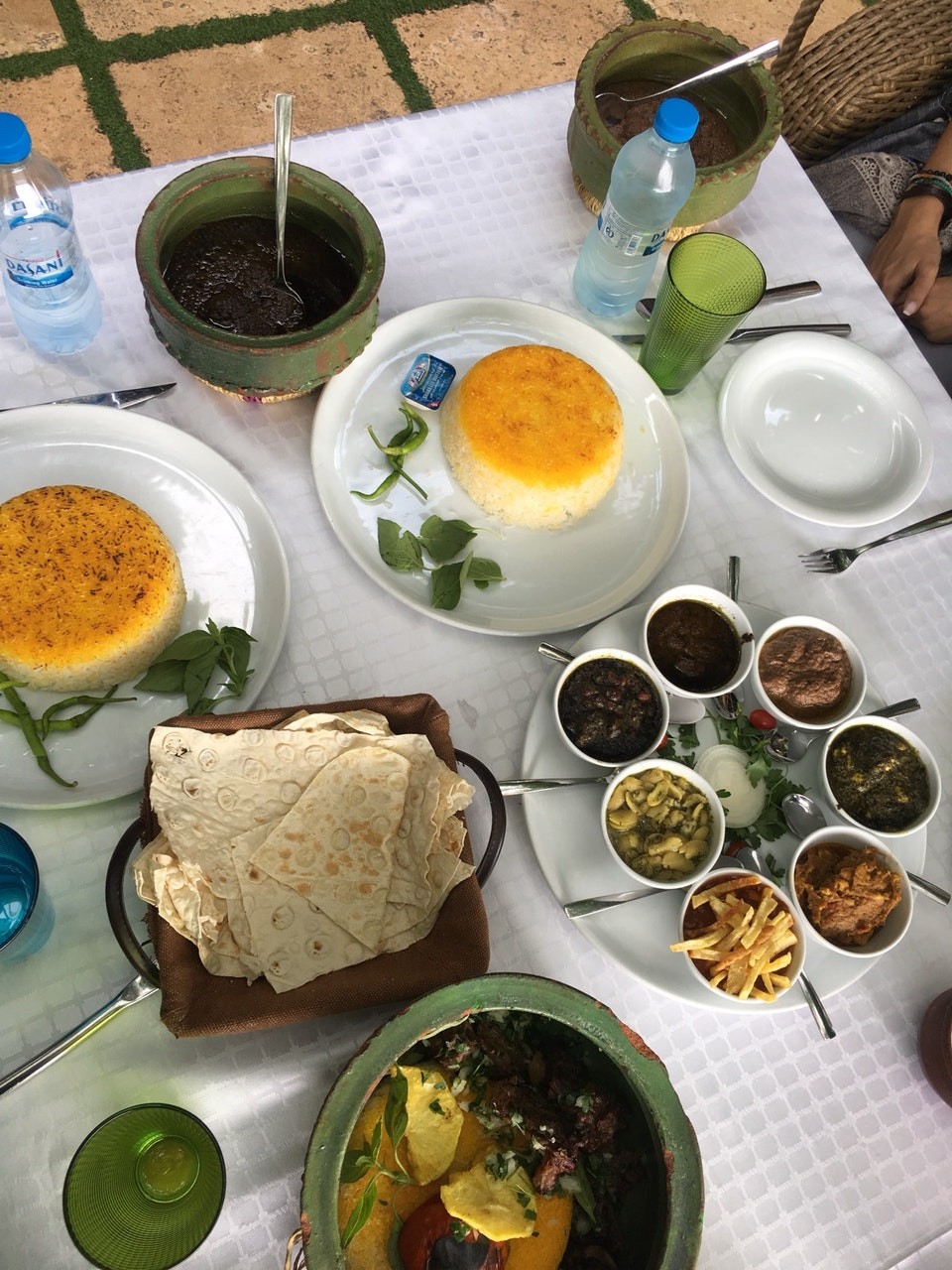 رستوران شکم الملوک رشت 