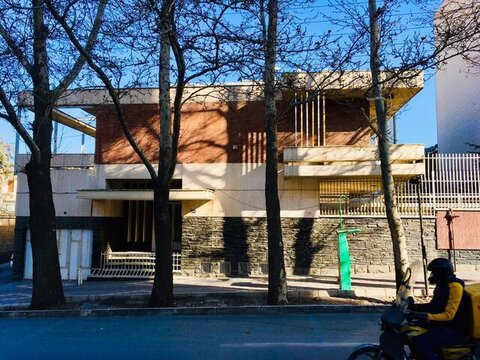 خانه اقبالیان
