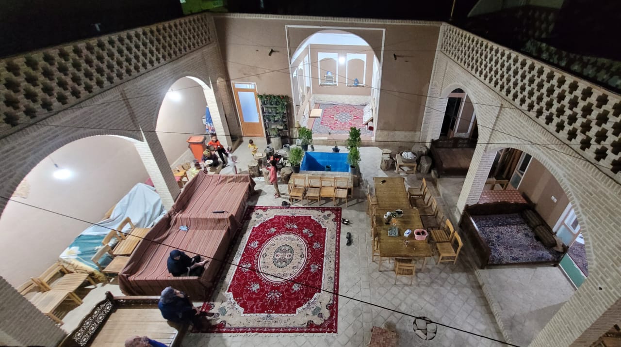 اقامتگاه و عمارت سنتی شاباز ورزنه