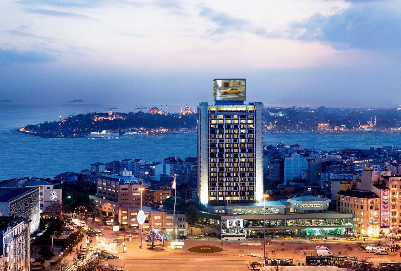 میدان تکسیم