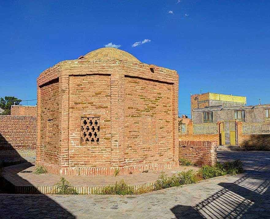 مقبره میرزاها سرایان مقبره میرزاها سرایان