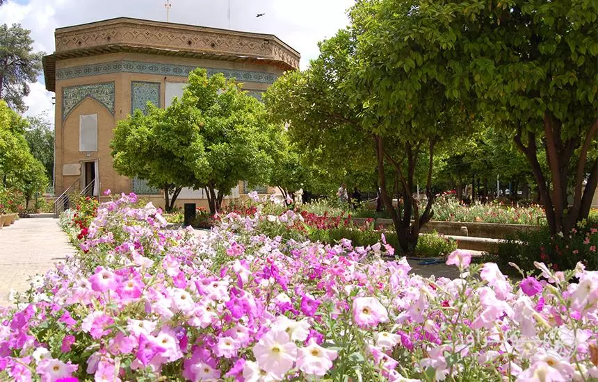 دیدنی ترین باغ های شیراز
