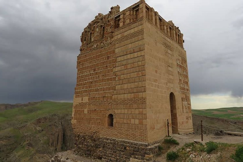 قلعه ضحاک قلعه ضحاک