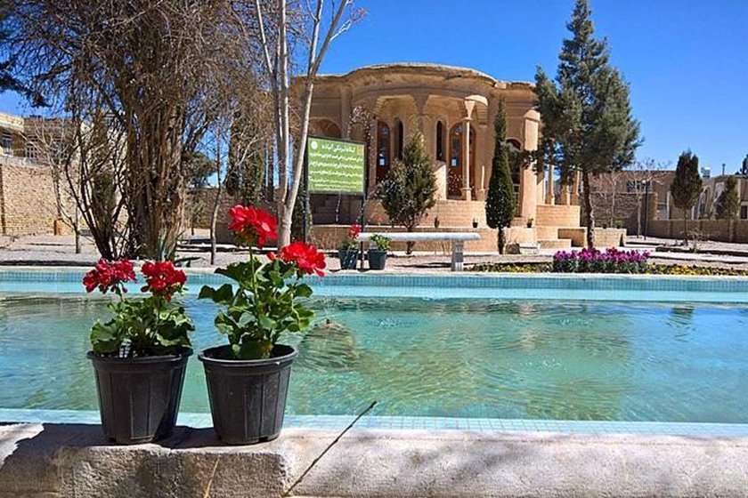عمارت کلاه فرنگی آباده