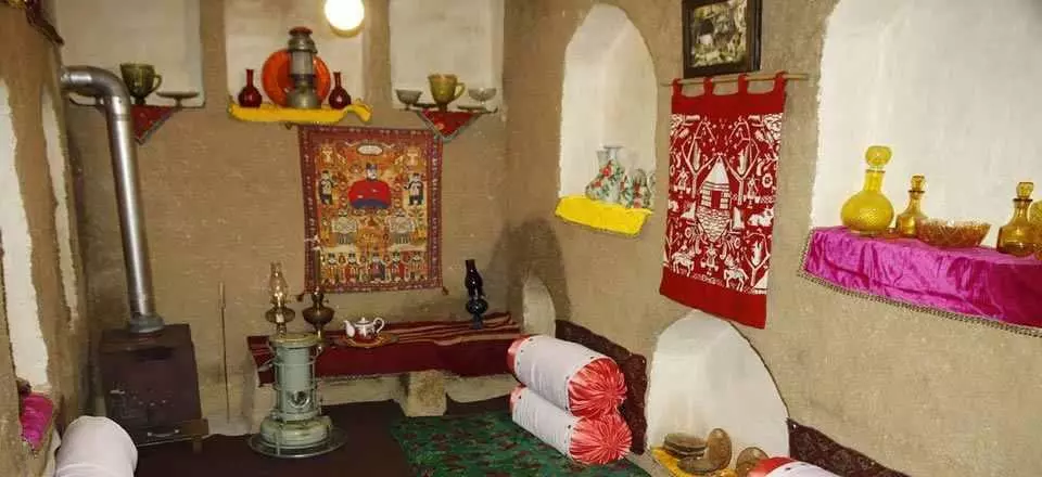 اقامتگاه بومگردی ننه گل ابرو هچیرود