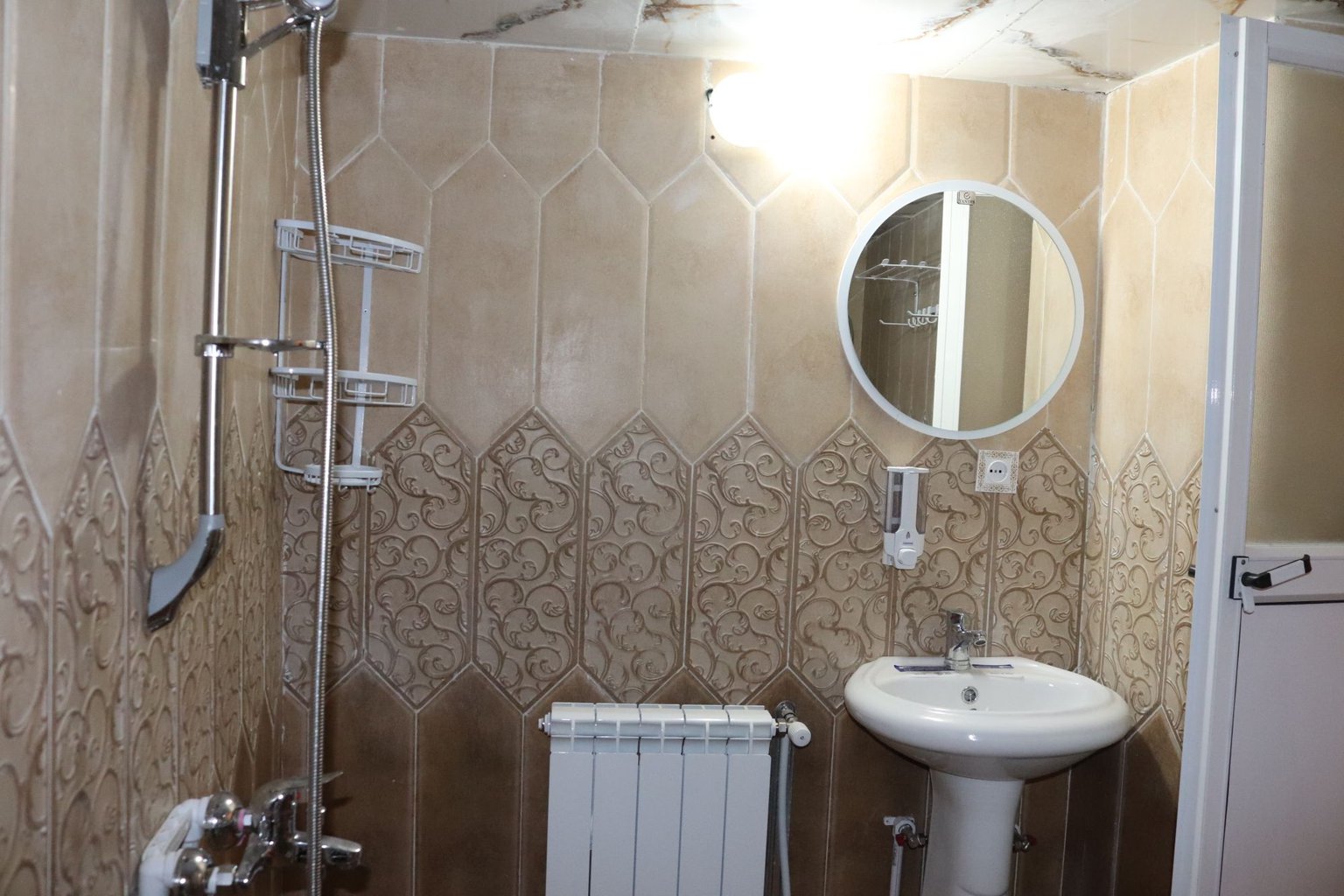اقامتگاه بومگردی سرای زنده دلان فردوس اقامتگاه بومگردی سرای زنده دلان فردوس
