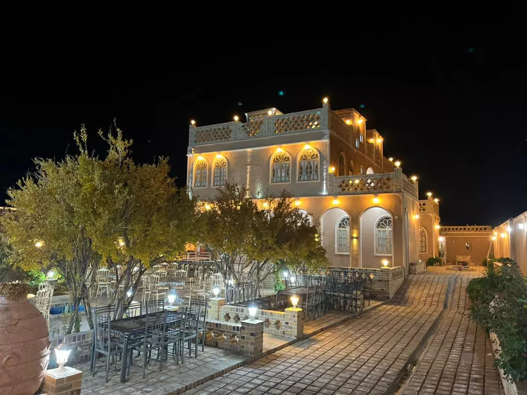 اقامتگاه بومگردی شمس العماره باغستان اقامتگاه بومگردی شمس العماره باغستان
