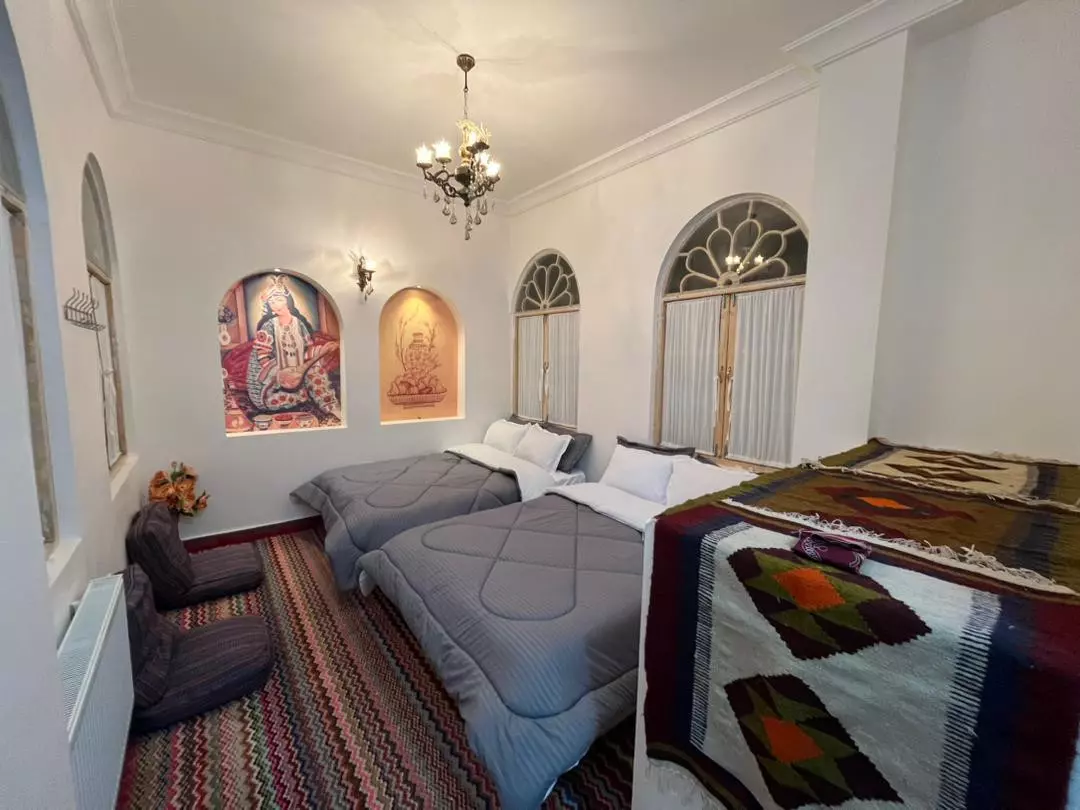 اقامتگاه بومگردی شمس العماره باغستان اقامتگاه بومگردی شمس العماره باغستان