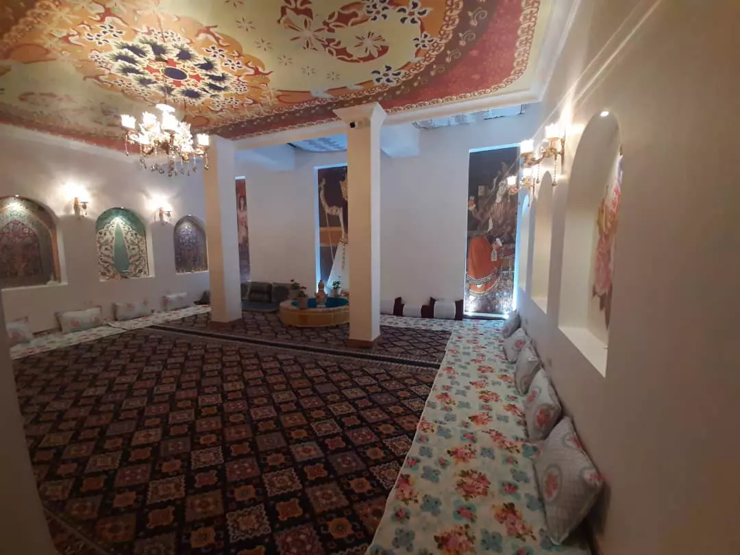 اقامتگاه بومگردی شمس العماره باغستان اقامتگاه بومگردی شمس العماره باغستان