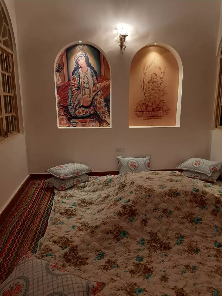 اقامتگاه بومگردی شمس العماره باغستان اقامتگاه بومگردی شمس العماره باغستان