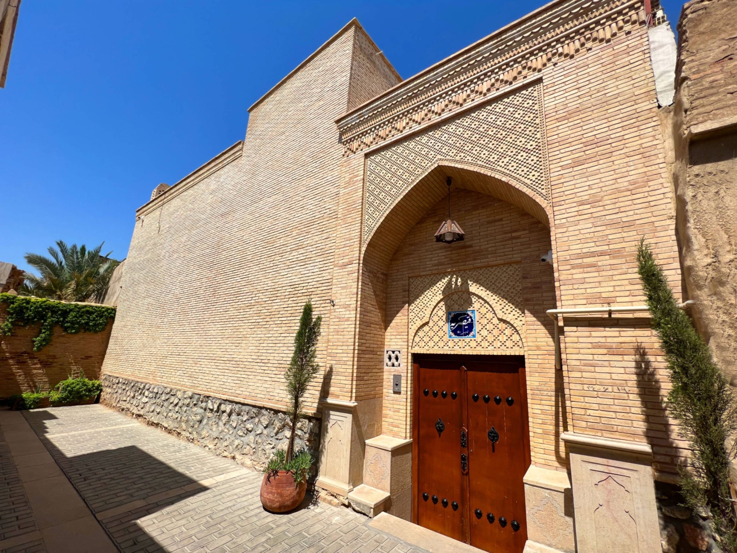 اقامتگاه سنتی قیصریه شیراز