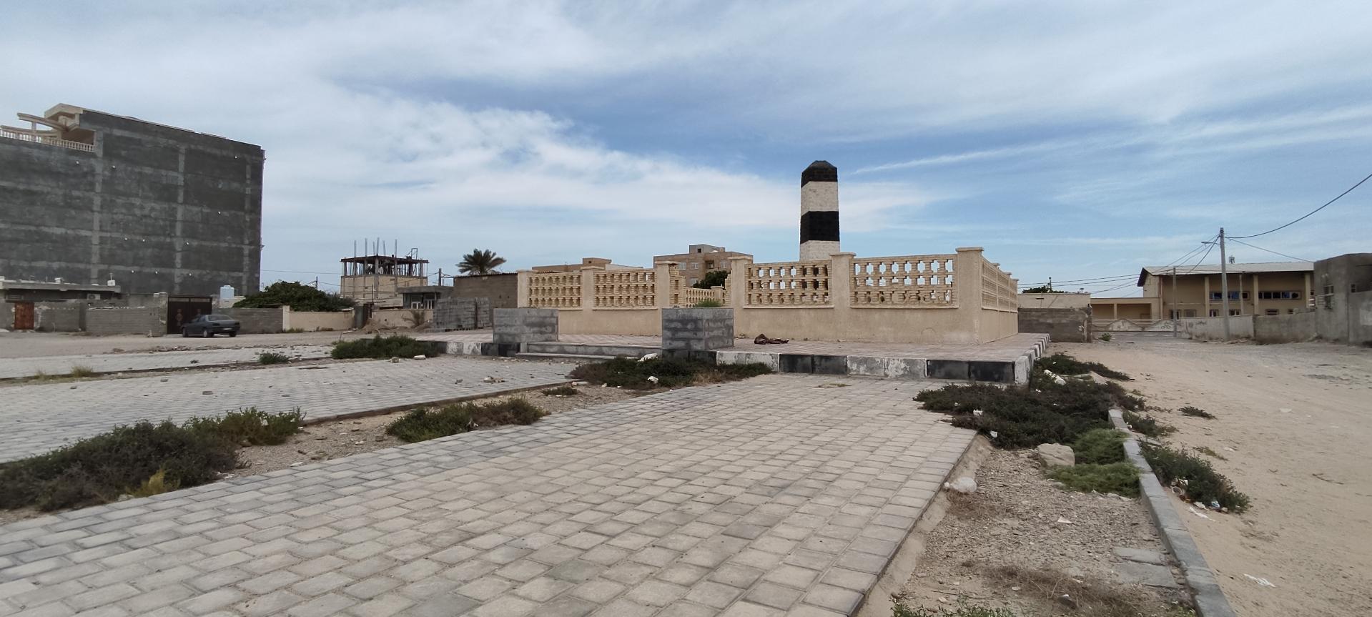 برج سیاه و سفید بندر جاسک برج سیاه و سفید بندر جاسک