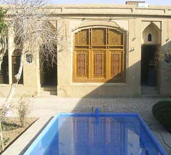خانه مویدی زفره فلاورجان خانه مویدی زفره فلاورجان