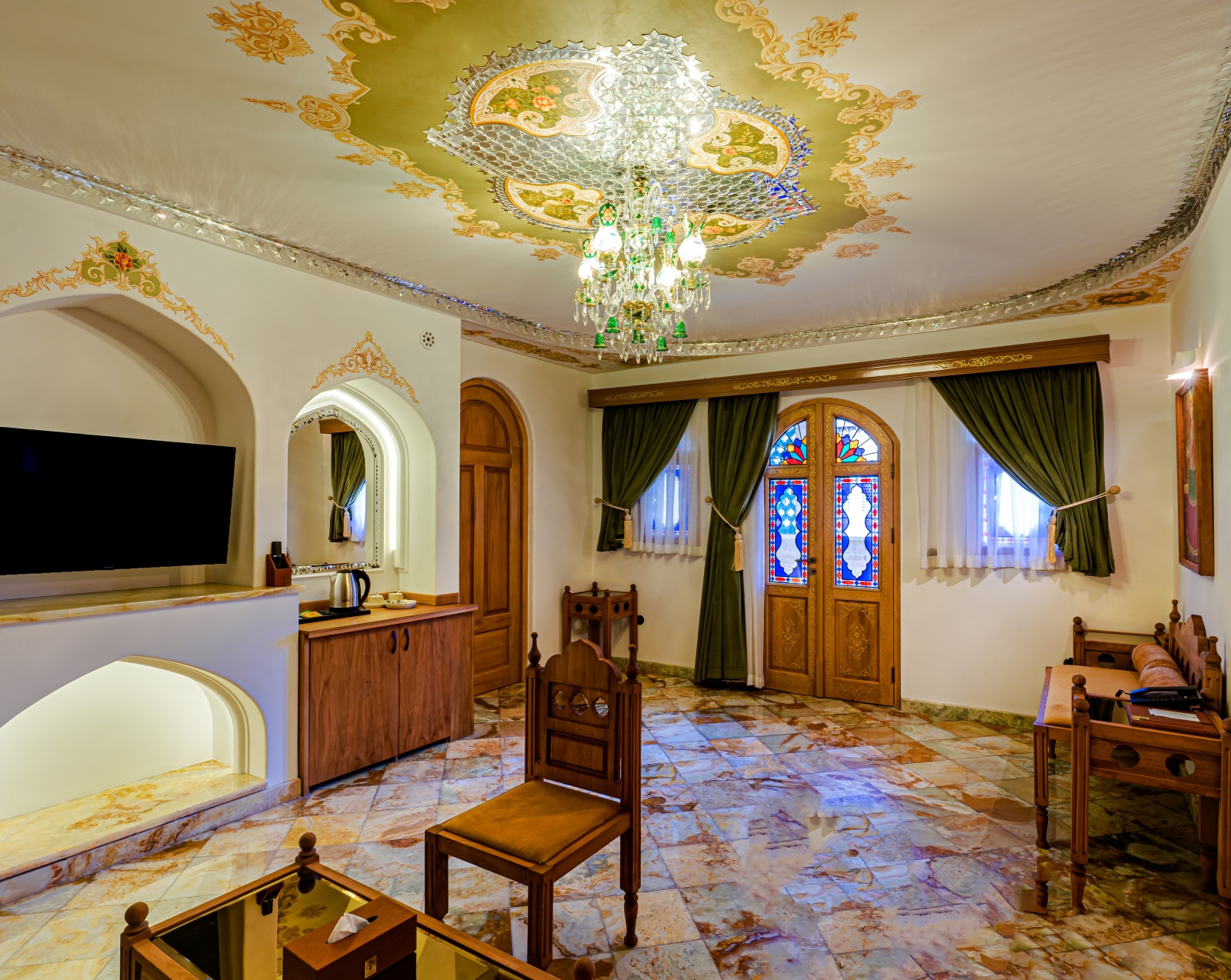 سوئیت ایوان شاهی (VIP)