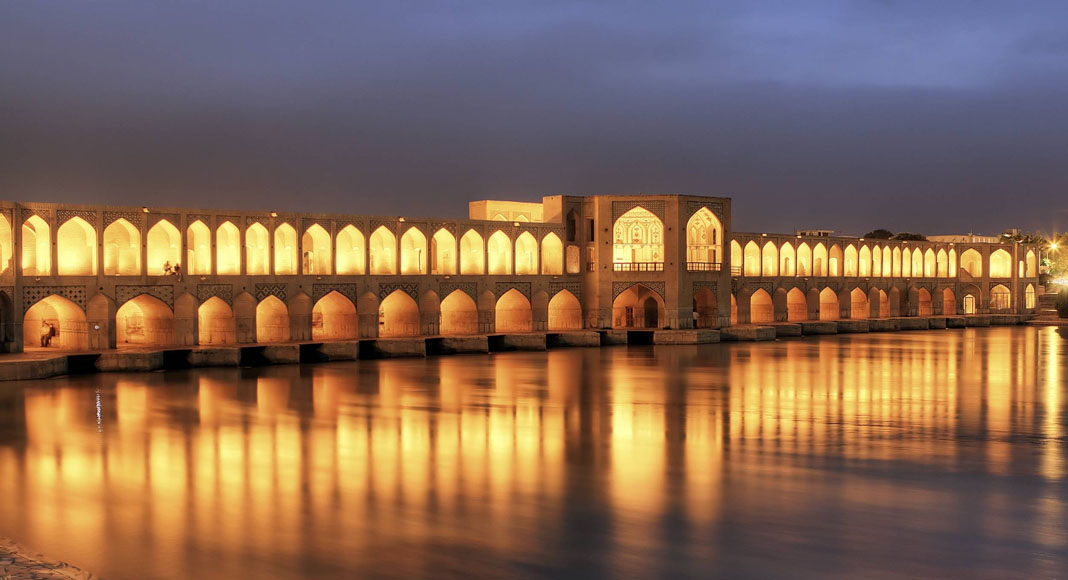 سی و سه پل 
