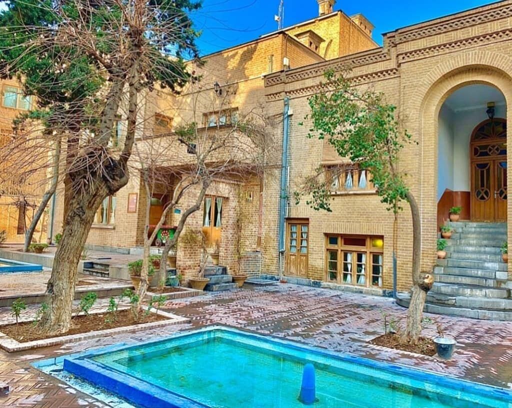 خانه‌موزه معین‌الکتاب
