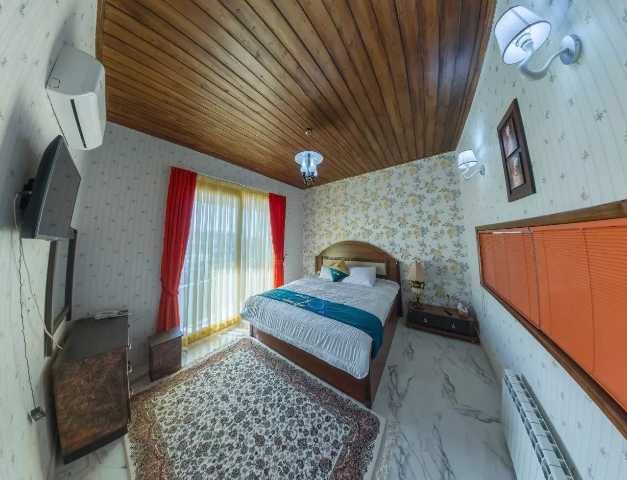 هتل مدائن بندرانزلی