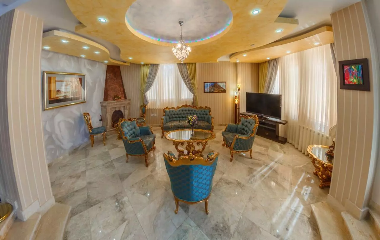 هتل مدائن بندرانزلی
