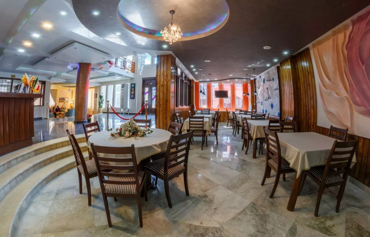 هتل مدائن بندرانزلی