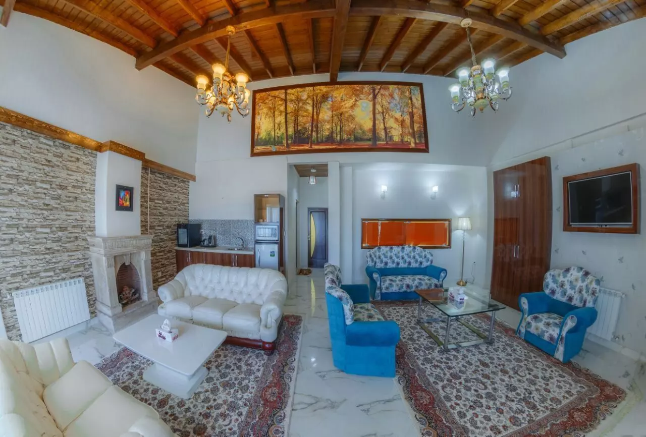 هتل مدائن بندرانزلی