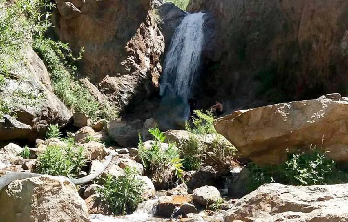 آبشار ناران آبشار ناران