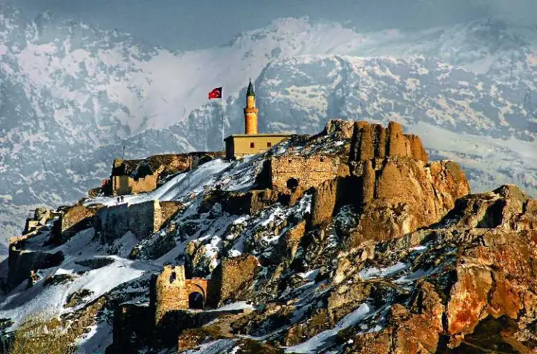 قلعه وان قلعه وان