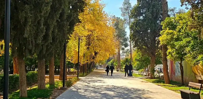 باغ ملی و پیاده‌راه کریم‌خان