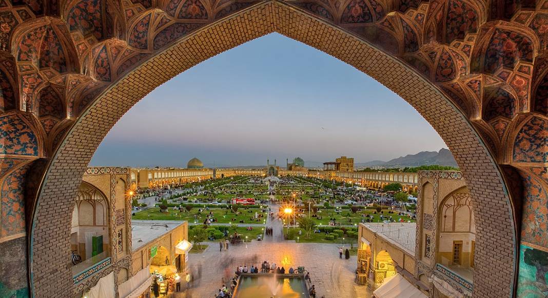 نکات حرفهای برای عکاسی از جاذبههای تاریخی ایران نکات حرفهای برای عکاسی از جاذبههای تاریخی ایران