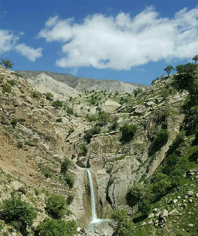 آبشار چینز (آبدانان)