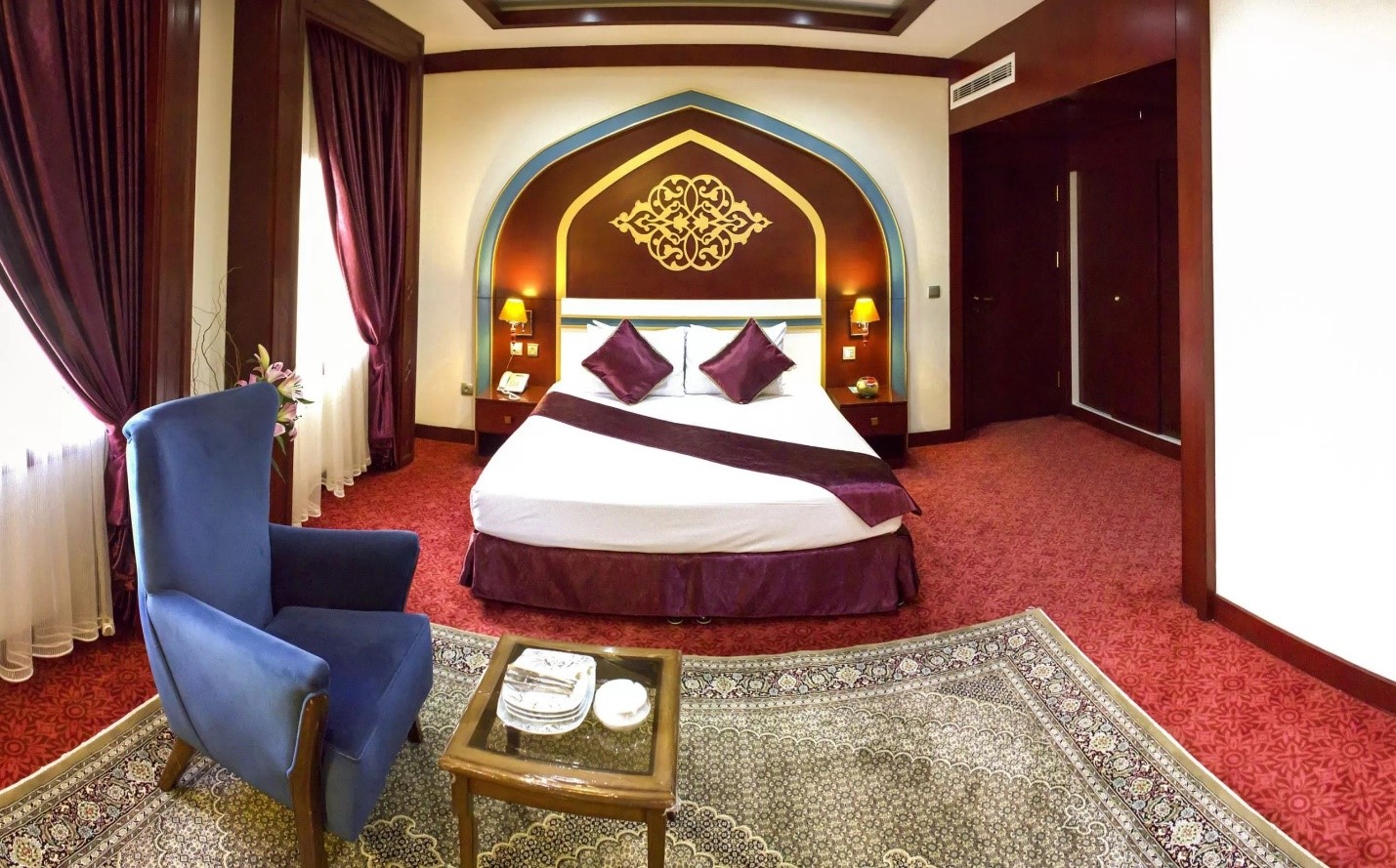 عکس از اتاق هتل مدینه الرضا
