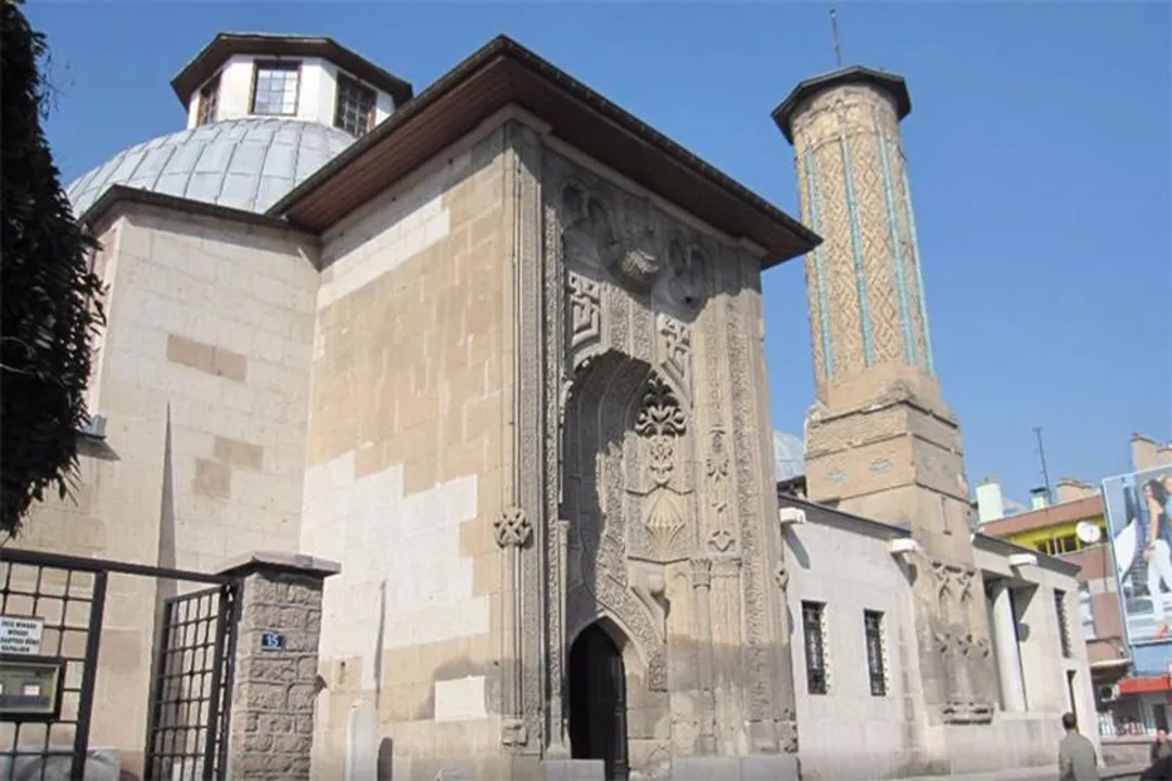 موزه اینجه مناره موزه اینجه مناره