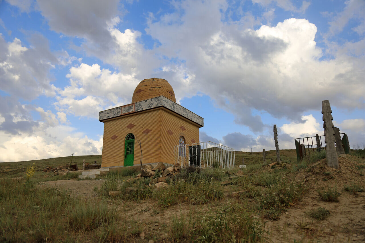 قبرستان چوبی باغلق